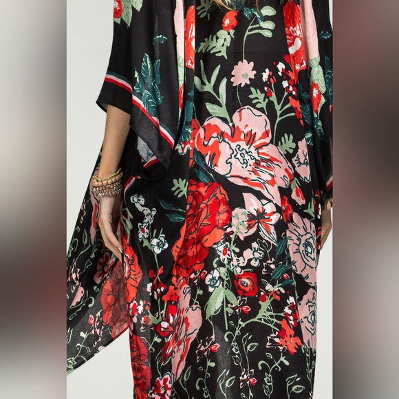Vibrant Red Floral Print Kimono w Deep Black Background - Lightweight Fabric - Picture 5 of 8
